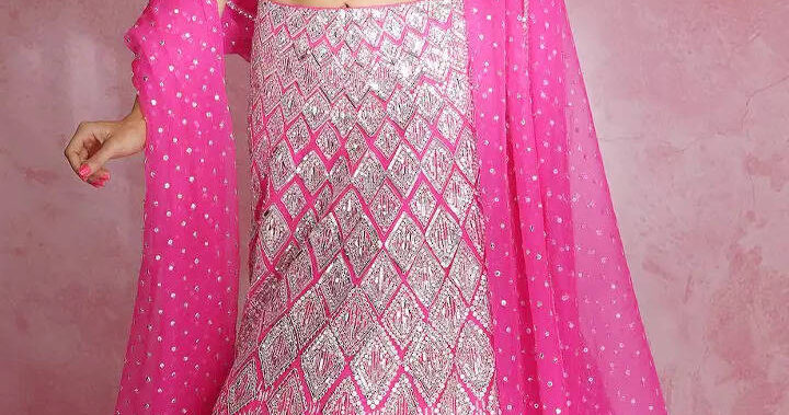 Sara Ali Khan turns Desi Barbie in pink lehenga