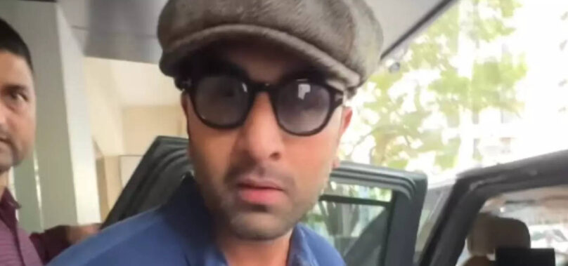 Ranbir shouts ‘kya karu bhai’ when asked to pose