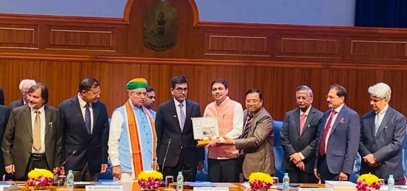 Chief Justice of India D.Y. Chandrachud Presents Certificate of Honour to Advocate Dr. Vivek Singh for his Pioneering Legal Contributions