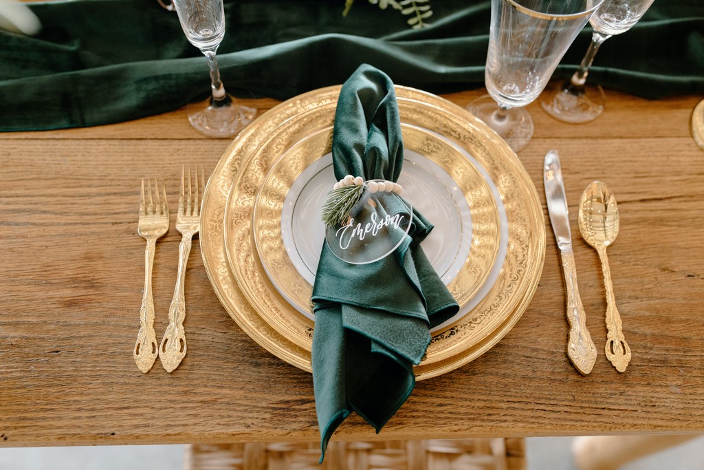 The Art of Tablescaping Elegant New Year Table Decor (6)