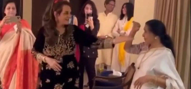 Mumtaz, Asha dance to ‘Koi Sehri Babu’ – watch