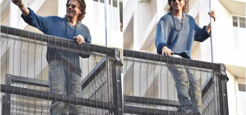 SRK greets fans outside Mannat post Dunki success