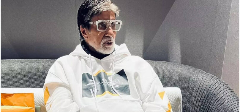 Amitabh Bachchan greets his fans barefoot