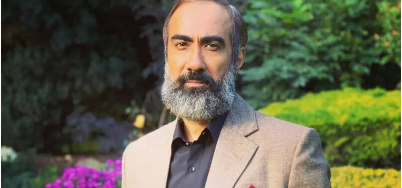 Ranvir Shorey criticises airlines over delay