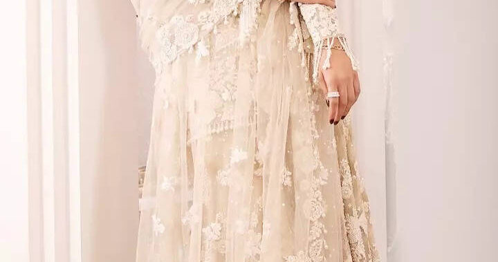 Athiya Shetty’s gorgeous white floral ensemble