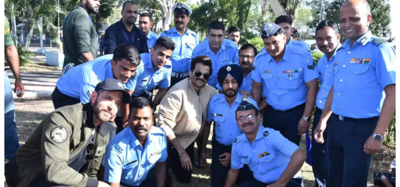 Hrithik, Anil give thank you letters to real officers