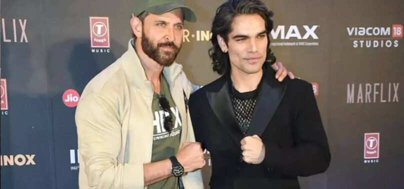 Hrithik poses with his ‘Fighter’ villain