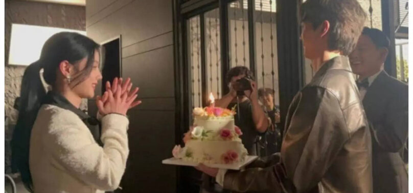 Song Kang gets a cake for Kim Yoo Jung