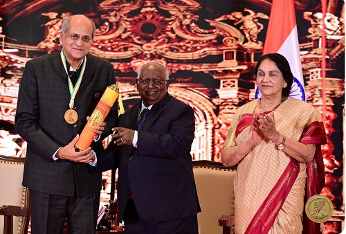 Renowned Neurosurgeon, Dr. Alok Sharma Conferred with the Prestigious Champions of Change Award Maharashtra