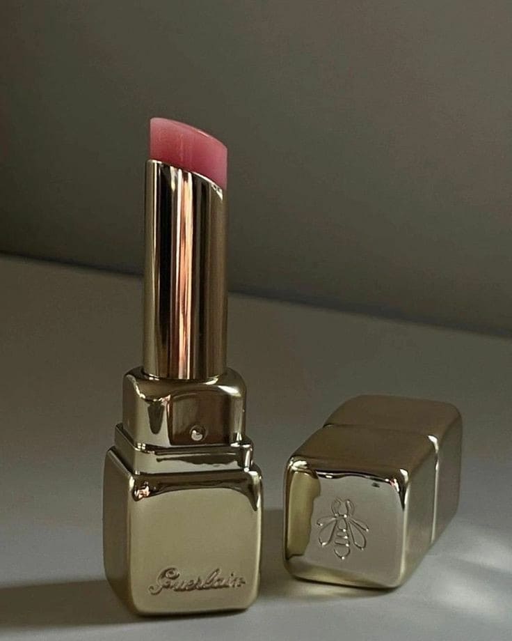 Lipstick A Liquid Luxury A Look at the World's Most Expensive Lip Colors (5)