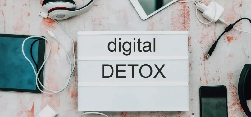 Digital Detox : Strengthen Relationships and Reconnect with Loved Ones