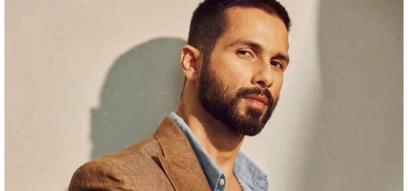 Shahid Kapoor schools a fan; netizens REACT