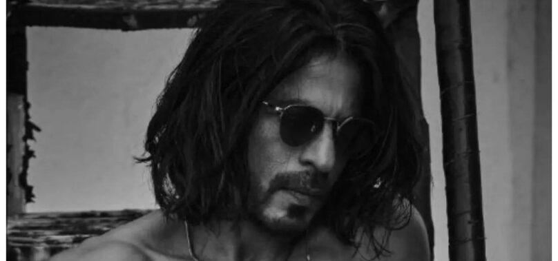 SRK goes shirtless in his latest pic; fans REACT