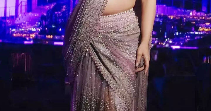 Kareena’s muave saree look wins hearts!