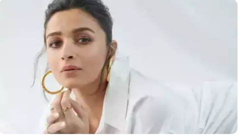 Alia Bhatt to do an out-and-out love story soon?