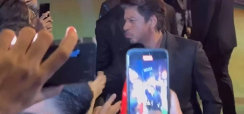 SRK sweetly calms a crying baby- watch video