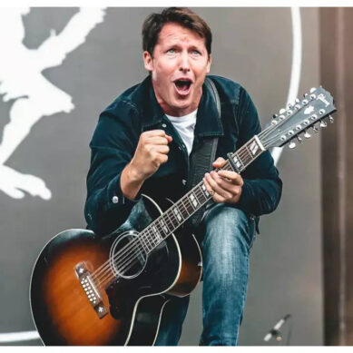 James Blunt to change name if album reaches top