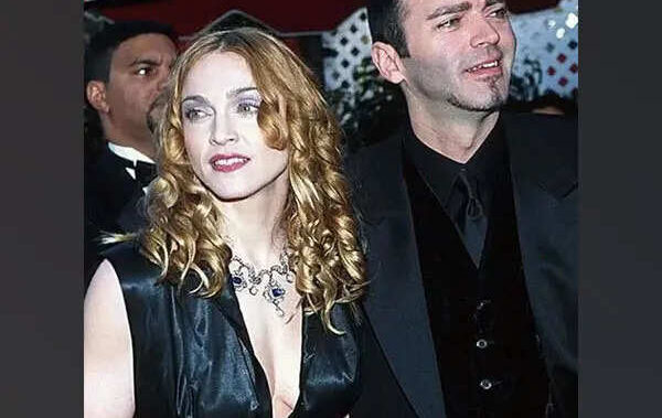 Madonna pays tribute to her late brother Christopher