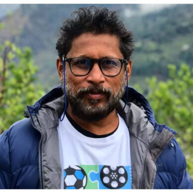 Shoojit Sircar congratulates National Award winners