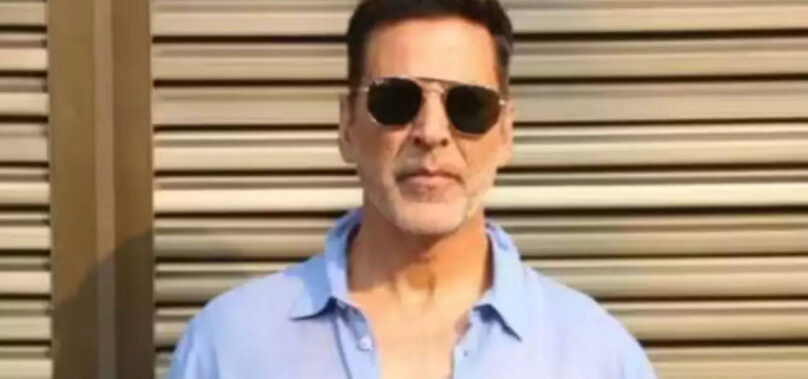 Akshay surprised female auto driver with Rs10,000