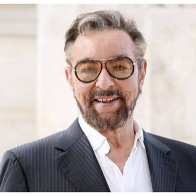 Kabir Bedi slams entourage culture in B’wood