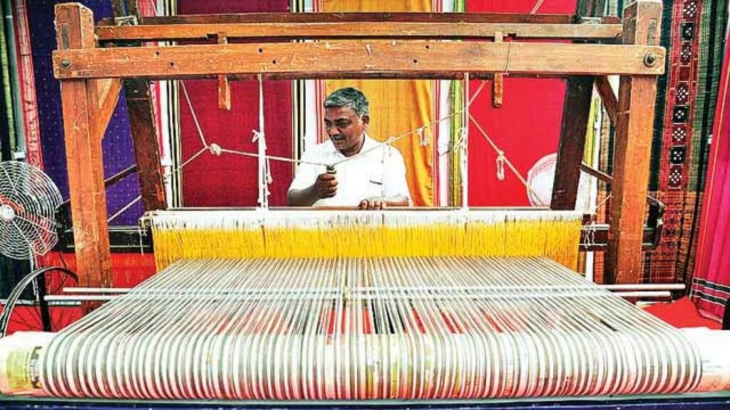 National Handloom Day – Fashion Designers who work with weaves