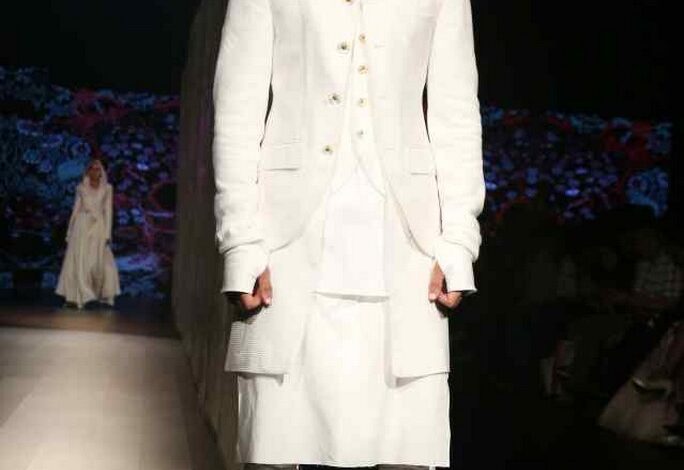 Rajkumar Rao looks dapper in this white ensemble designed by Rajesh Pratap Kumar.