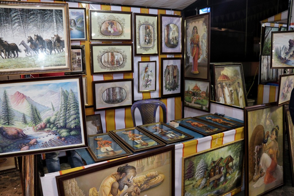 ARTS AND HANDICRAFTS AT GARUDA MALL