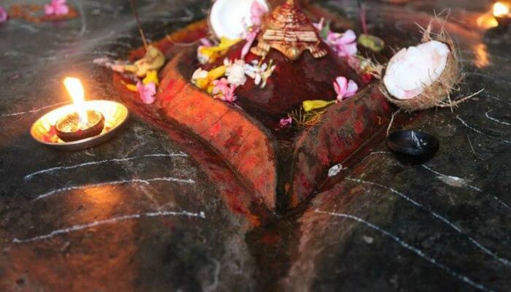 Mysteries Hidden Insides Sacred Temples In India