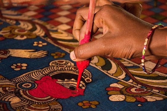  Kalamkari: The No.1 Wardrobe Essential for Timeless Elegance