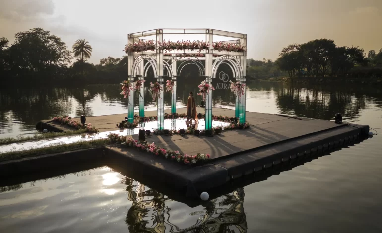 5 Reasons a Floating Mantap Adds Charm To Your Wedding