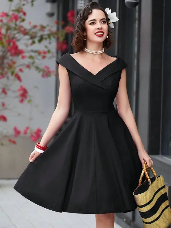 How to Wear LBD as a 50s Classic? 